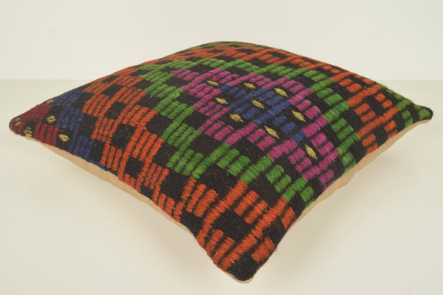 Turkish Rug Throw Pillows C01426 18x18 Christmas Crochet Excellent