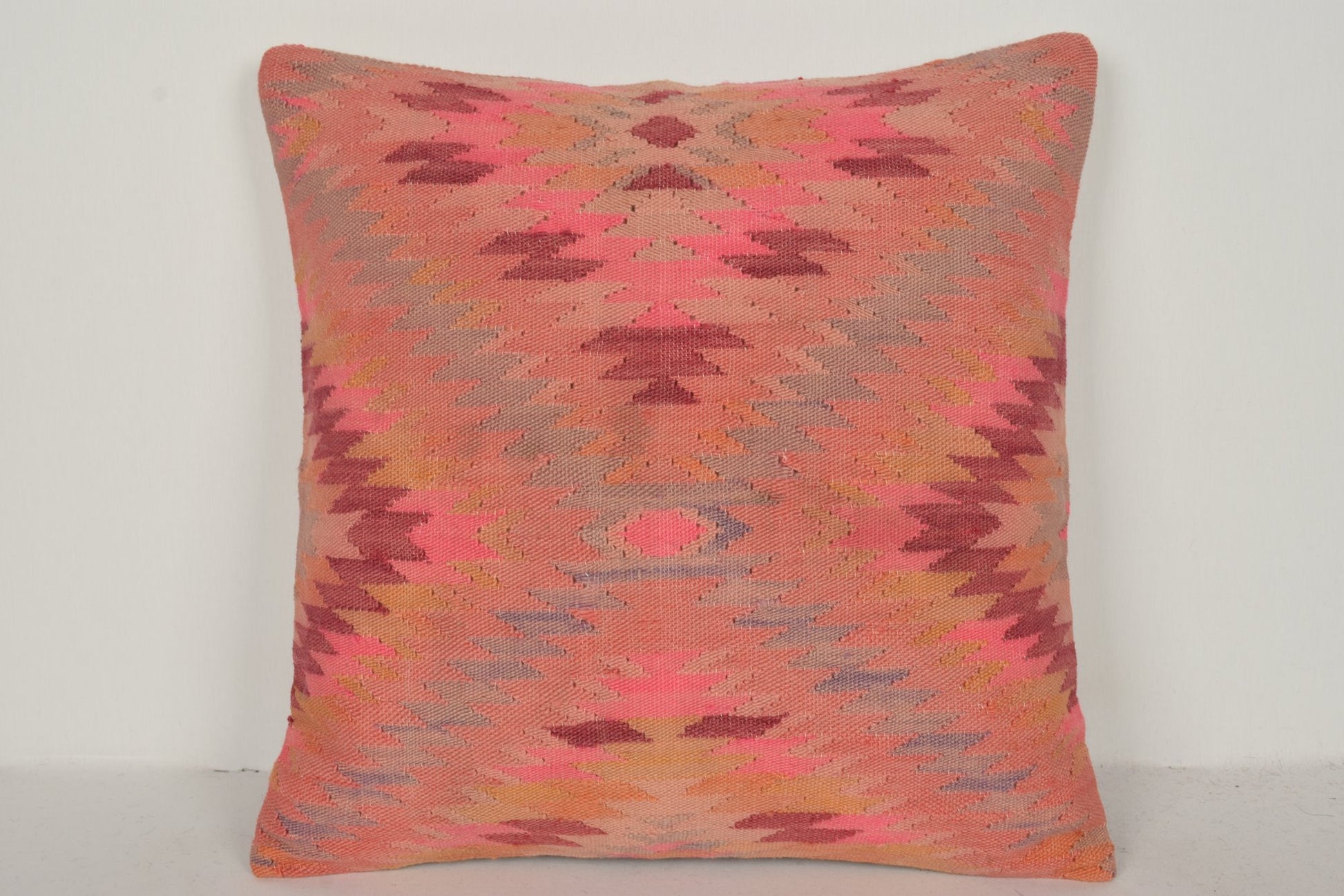 Wholesale Rug Pillows B01648 20x20 Traditional Decor Unusual